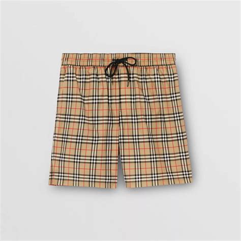 pantaloncini burberry fake|how to tell if burberry is genuine.